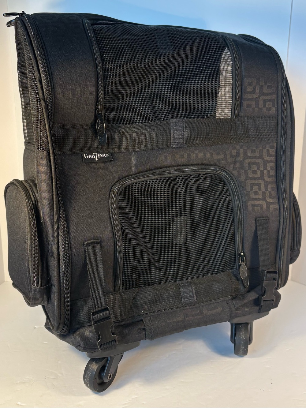 Gen7Pets Geometric Roller Carrier & Backpack – Black Wheels Luggage Style